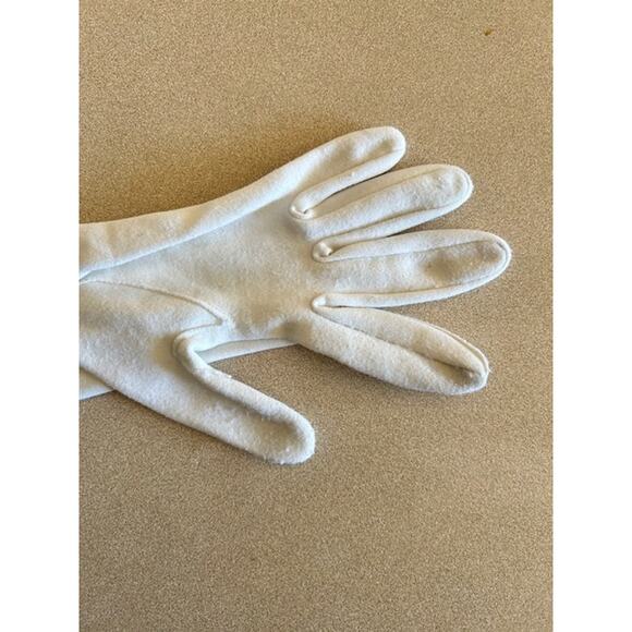 Vintage 1950s–60s White Opera Gloves with Pearl Buttons Size Small - Picture 8 of 8